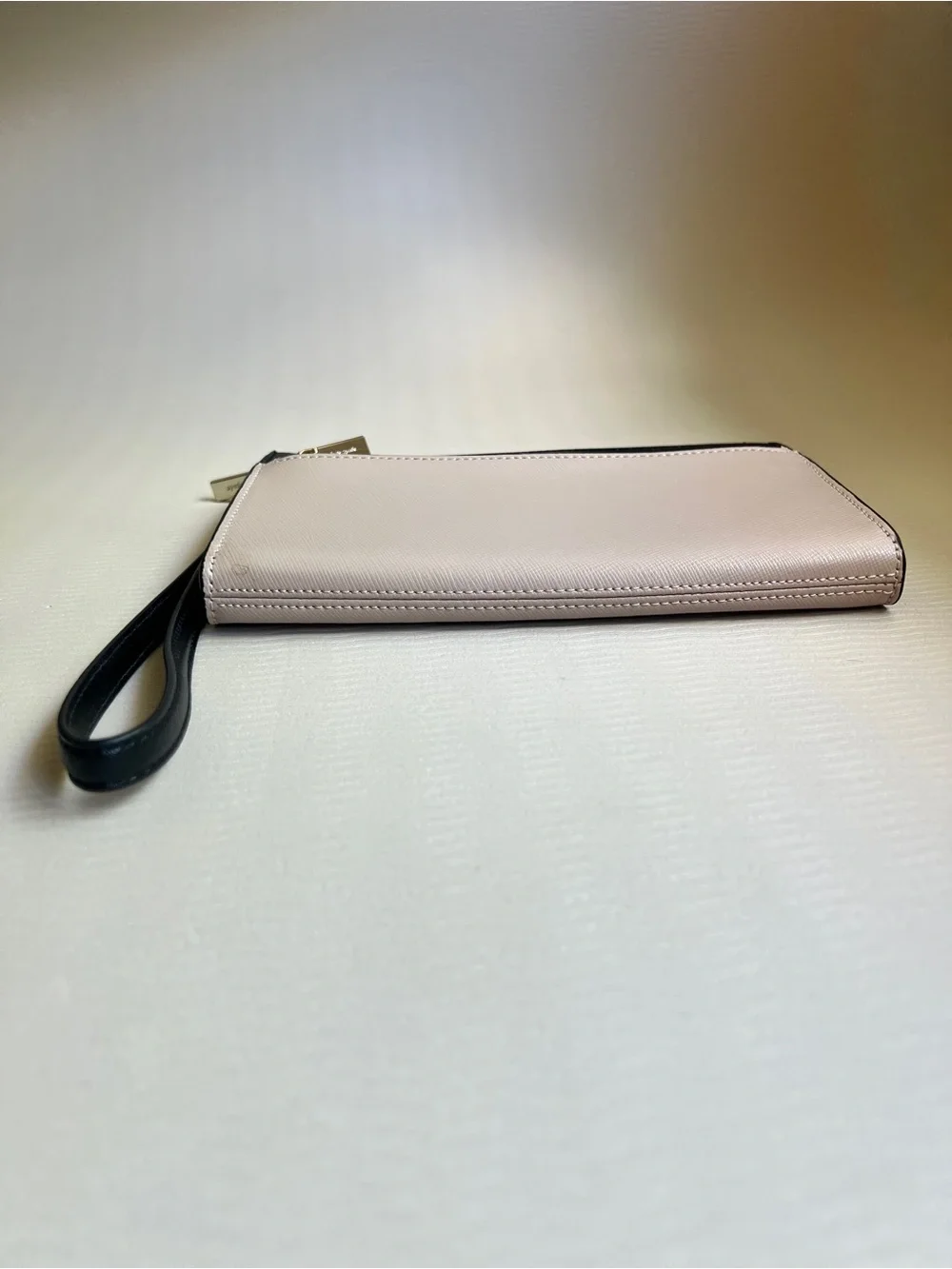 Kate Spade New York Staci Medium Wristlet – Warm Beige/Black Colorblock NWOT